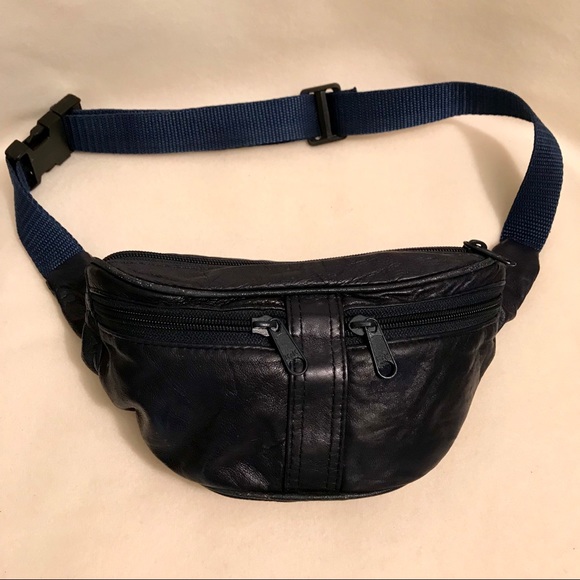 Vintage Handbags - ✨Vintage Leather Fanny Pack